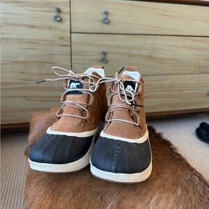 Sorel Brown and Black Winter Boots